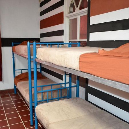 Bed and Breakfast 4 Grados Hostal à Ville de Guatemala Extérieur photo