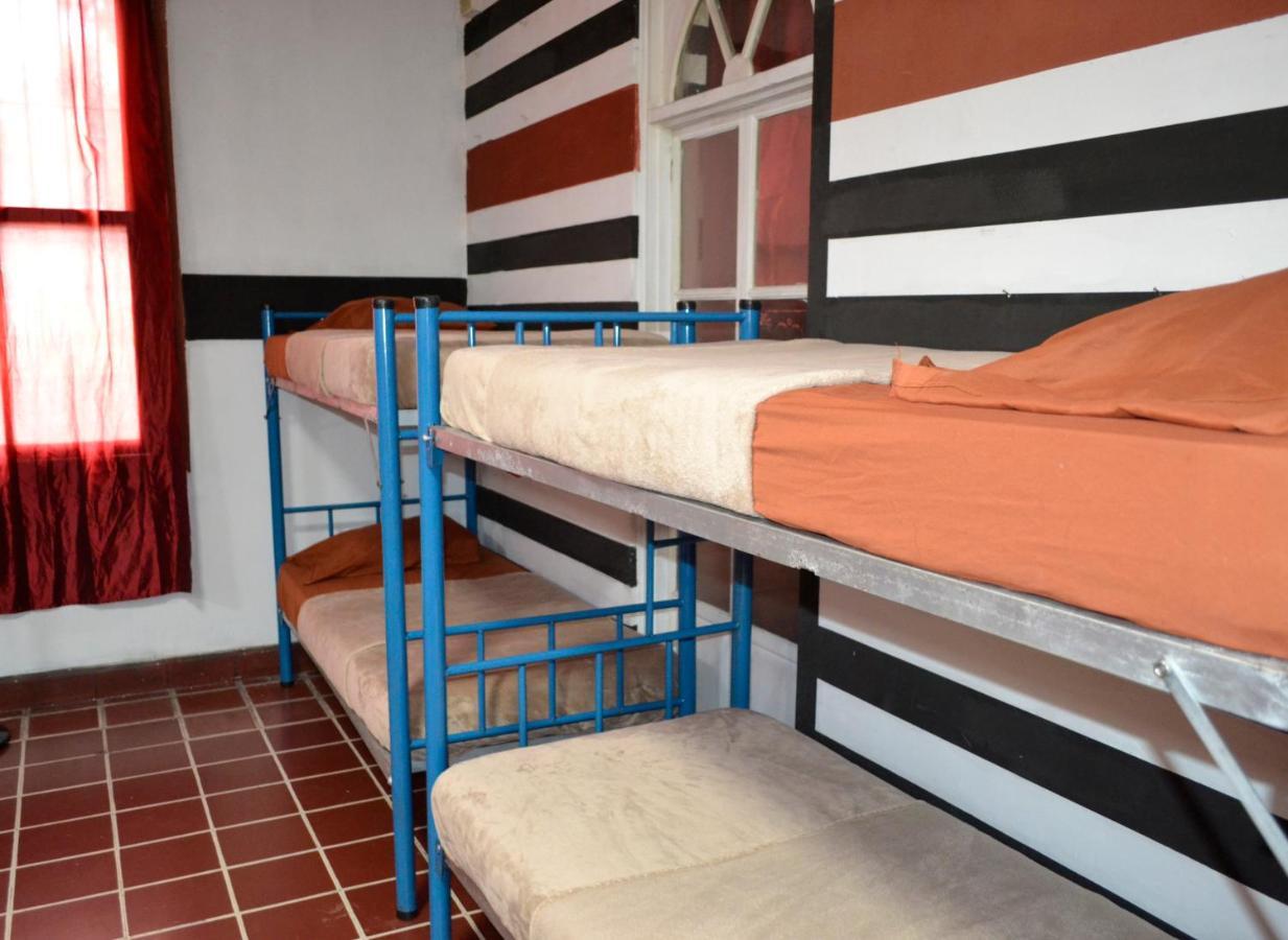 Bed and Breakfast 4 Grados Hostal à Ville de Guatemala Extérieur photo