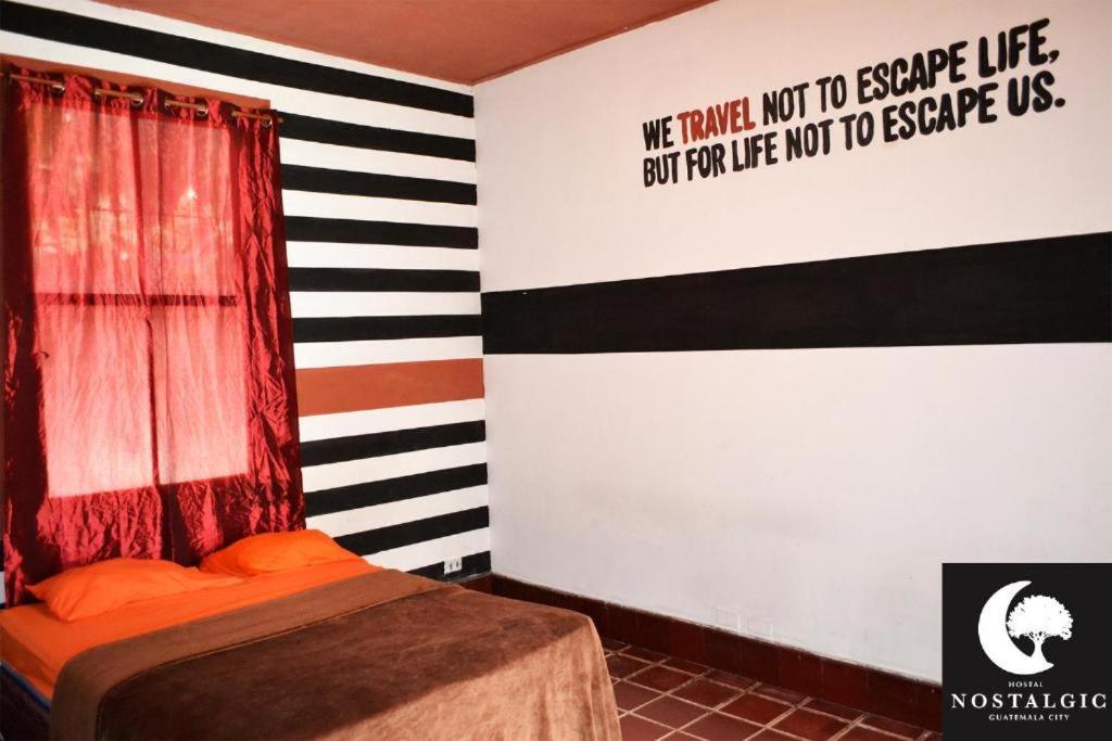Bed and Breakfast 4 Grados Hostal à Ville de Guatemala Extérieur photo